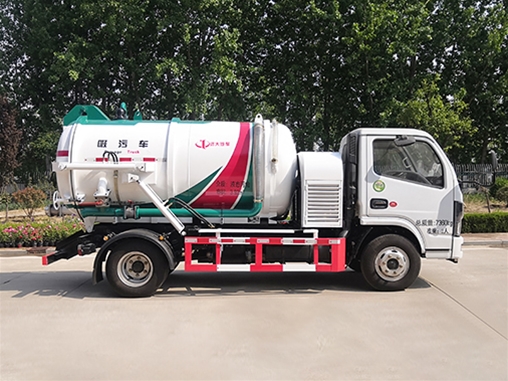YYD5070GXWD6吸污車